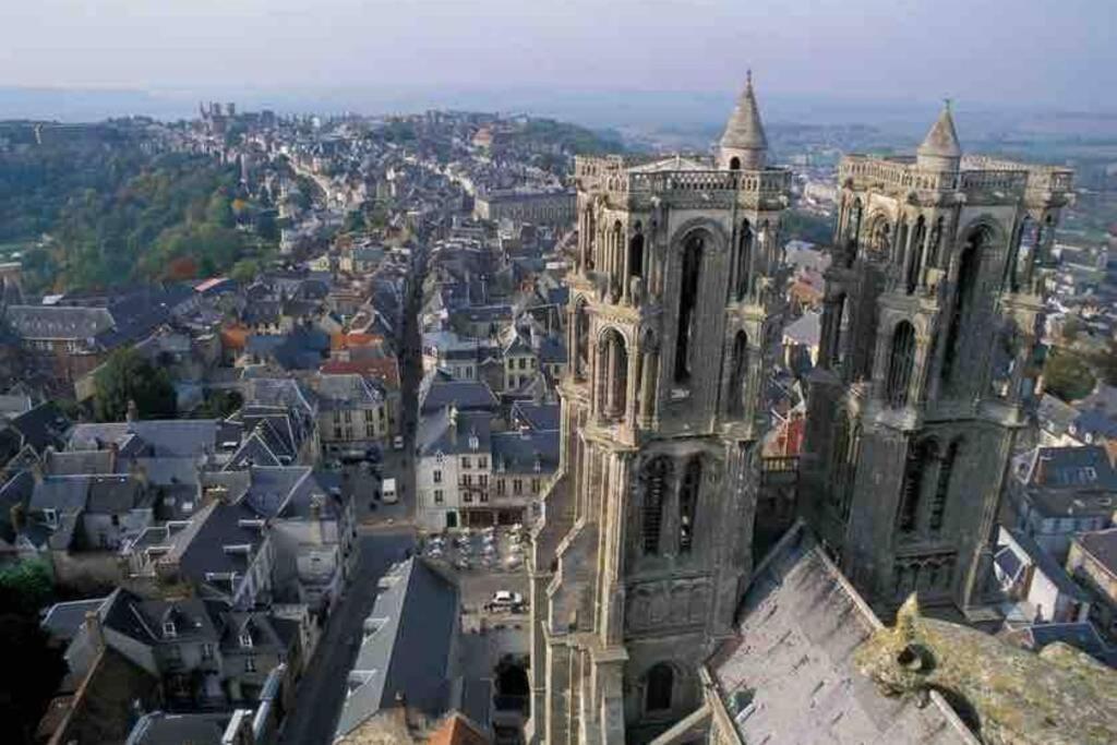 Laon : « Suite Privee Au Pied De La Cathedrale » Exteriör bild