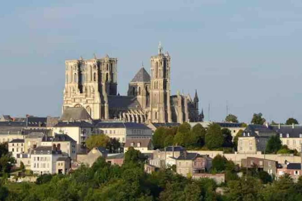 Laon : « Suite Privee Au Pied De La Cathedrale » Exteriör bild