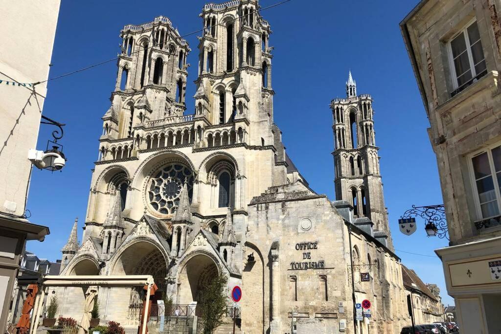 Laon : « Suite Privee Au Pied De La Cathedrale » Exteriör bild