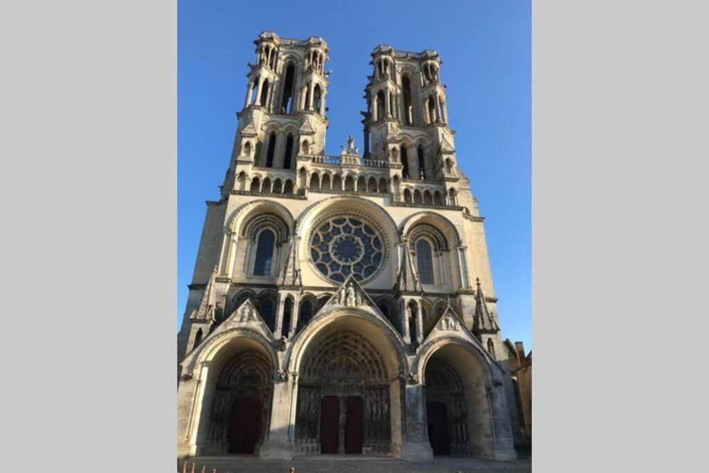 Laon : « Suite Privee Au Pied De La Cathedrale » Exteriör bild